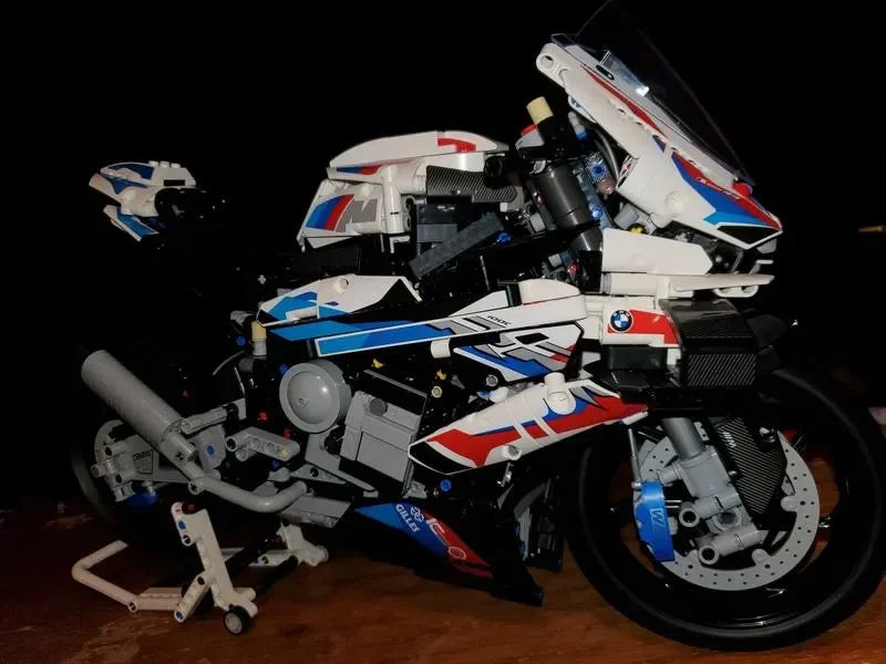 M 1000 RR (1920 PIECES)